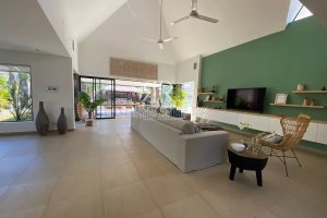 Magnificent 5-Bedroom Villa, 400 m² – Grand Baie.