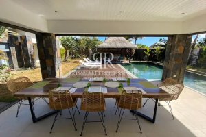 Magnificent 5-Bedroom Villa, 400 m² – Grand Baie.