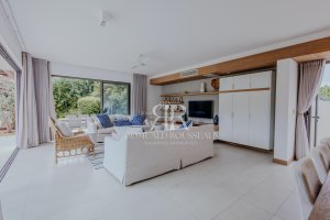 Villa 77