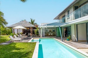 Villa de Prestige 3 chambres, au Cœur d’un Domaine Privé de 250 Hectares – Rivière Noire