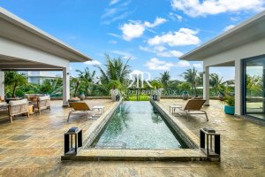 Penthouse sublime de 4 chambres avec piscine privée et vue mer – Haute Rive