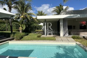 pool  living
