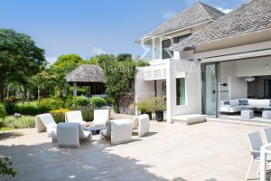 Villa de 269m² de 4 chambres – Beau Champ