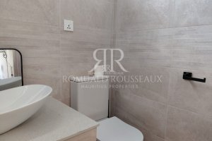 La Gaullete bathroom