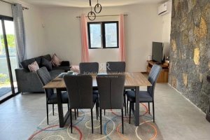 Villa meublée 3 chambres avec piscine privée à louer à Grand Baie – Grand Baie