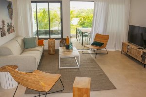3LaMivoieA6Riverside