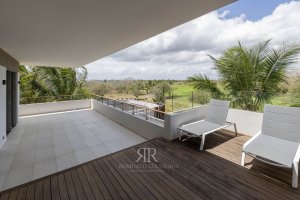 Penthouse de Prestige avec Vue sur le Golf et le Coin de Mire à Mont Choisy – 30501 Mont Choisy