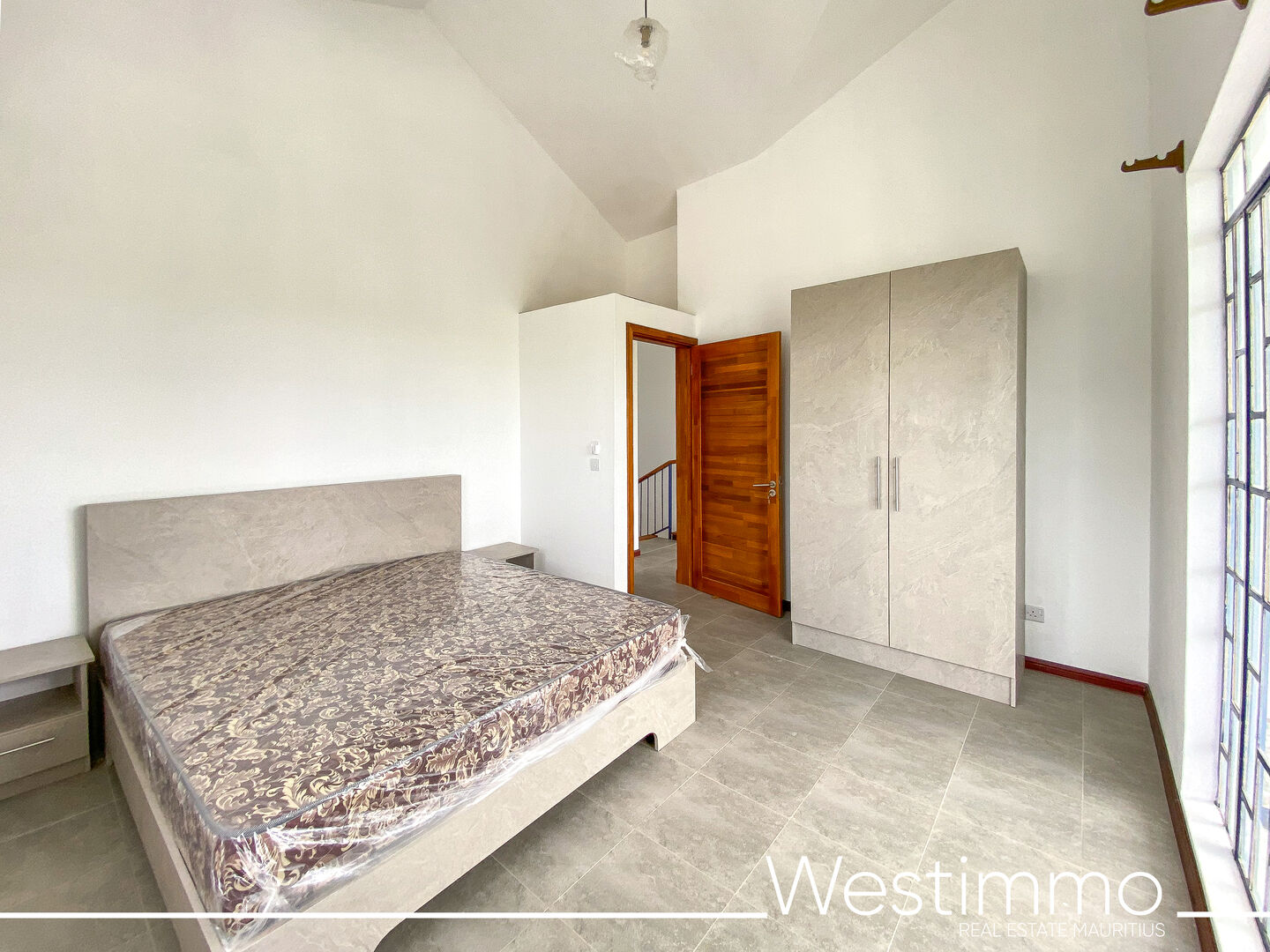 pereyberevillaaloueravecpiscineetjardin16