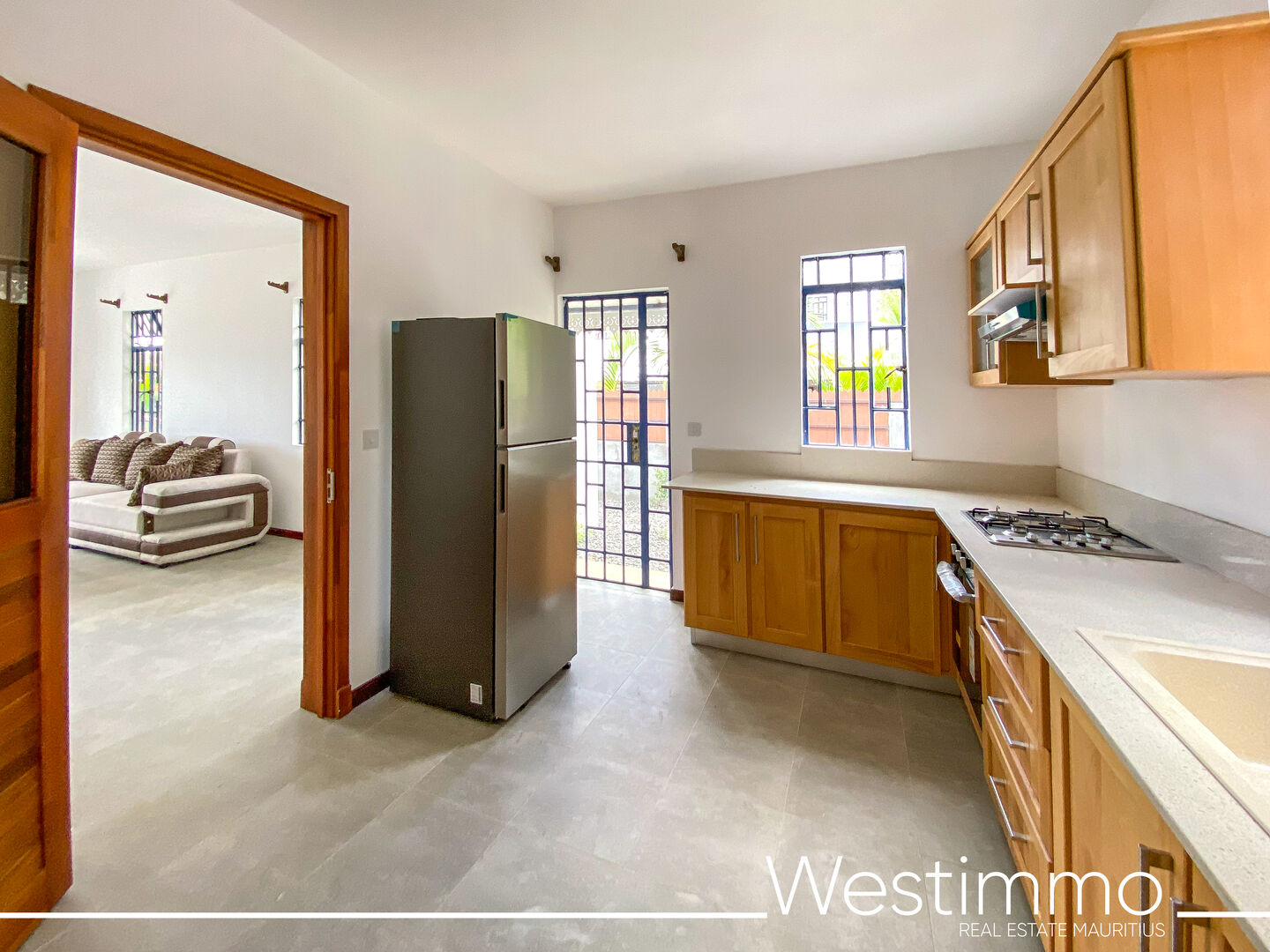 pereyberevillaaloueravecpiscineetjardin7