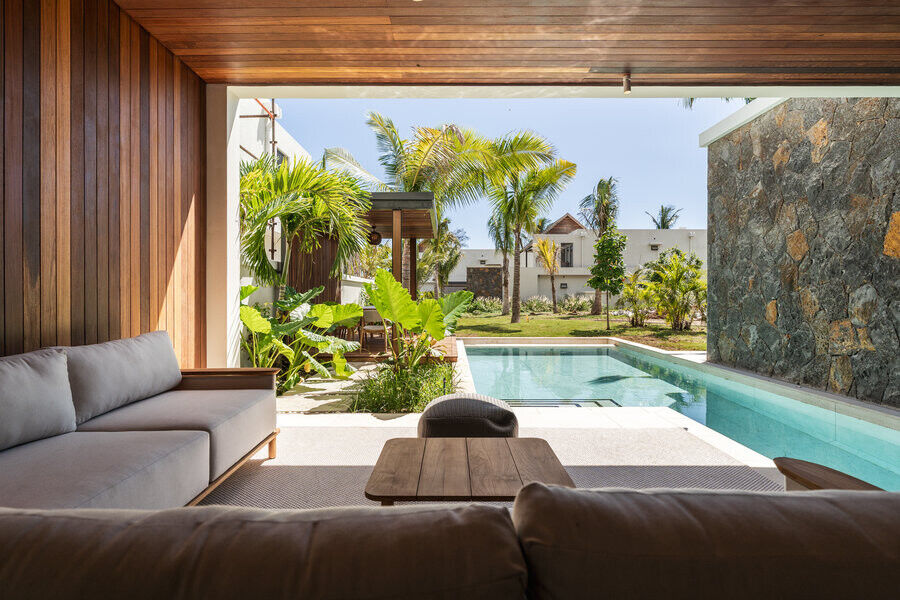 Projet SHOBA  Flic en Flac  Vue salon sur piscine 