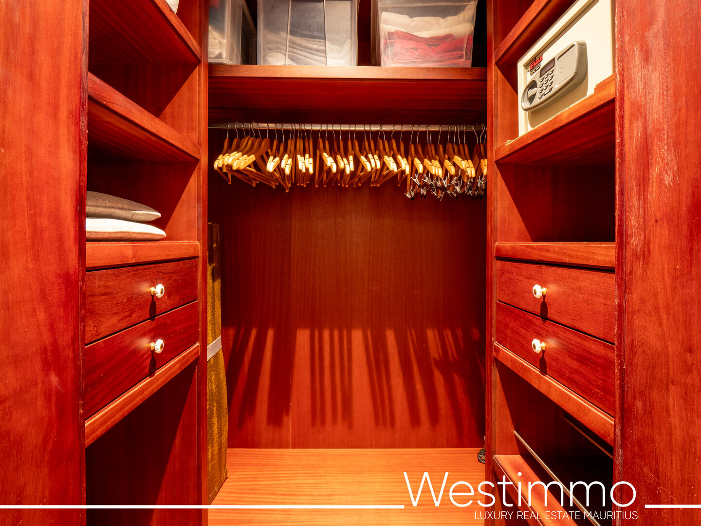 westimmo villa for sale albion clubmed60