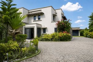 westimmovillaavailbleforforeignersmauritiusresiden