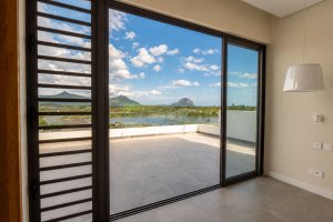 A vendre penthouse front de mer dans une residence
