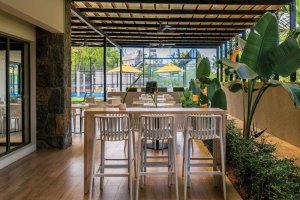 Terrasse couverte du clubhouse