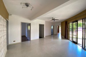 maison a louer a la gaulette avec piscine4