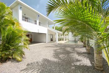 Villa meublée à louer à Péreybère avec 5 chambres et piscine privée