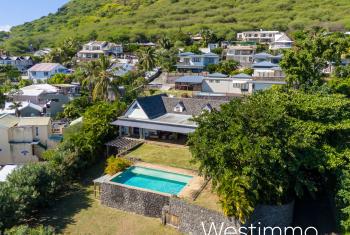 Villa de style colonial avec vue mer à vendre à Tamarin