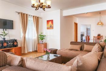 3-bedroom house for rent in La Preneuse with a garden, close to everything