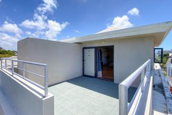 Location long terme Studio meublé avec terrasse et vue mer à louer à Grand Gaube, île Maurice