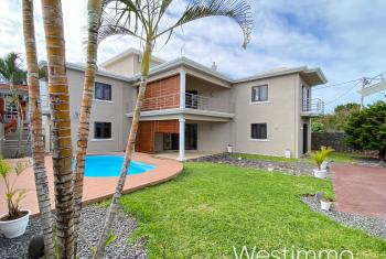 Appartement meublé de 3 chambres avec terrasse à louer à Grand Gaube, île Maurice