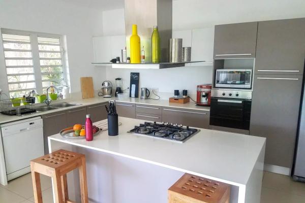 TAMARIN - Villa moderne de 4 chambres avec piscine à vendre - photo 3