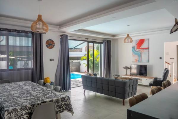 TAMARIN - Villa moderne de 4 chambres avec piscine - photo 1