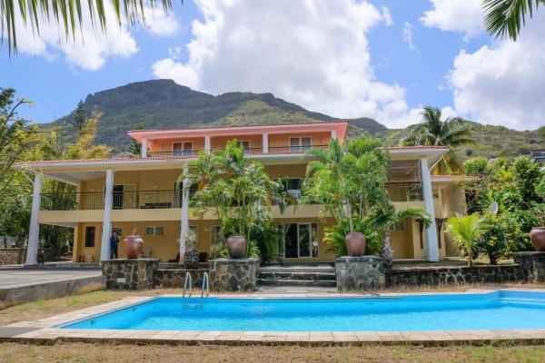 TAMARIN - Grande maison de 5 chambres en suites - photo 1