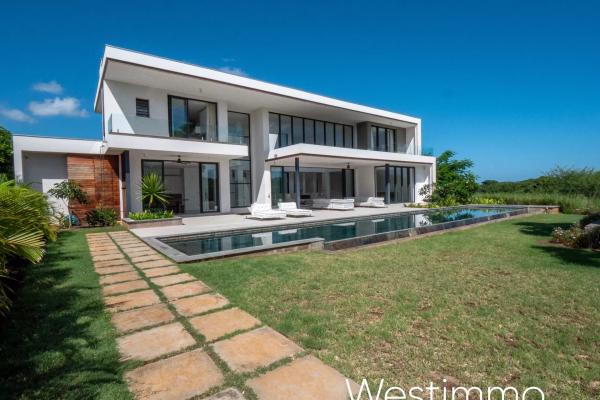 TAMARIN - Villa contemporaine de prestige sur 2500 m² en résidence sécurisée - photo 3