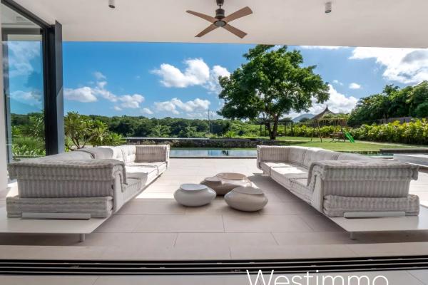 TAMARIN - Villa contemporaine de prestige sur 2500 m² en résidence sécurisée - photo 5