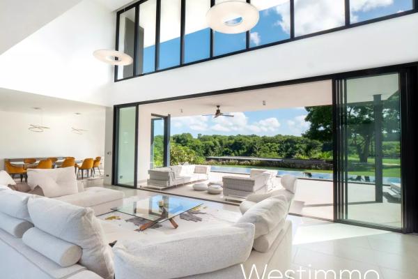 TAMARIN - Villa contemporaine de prestige sur 2500 m² en résidence sécurisée - photo 1