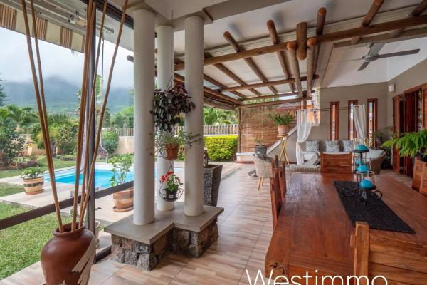 Maison familiale de 5 chambres avec piscine et jardin à Vendre à RIVIERE NOIRE - photo 4