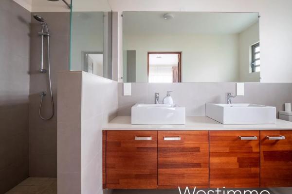 RIVIERE NOIRE - Magnifique penthouse avec vue Morne dans une résidence sécurisée - photo 5