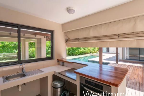 RIVIERE NOIRE - Propriété avec deux villas sur 3000 m² en lieu non communiqué - photo 3