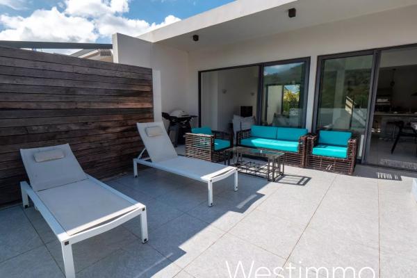 RIVIERE NOIRE - Penthouse de 3 chambres à vendre avec ponton bateau - photo 5