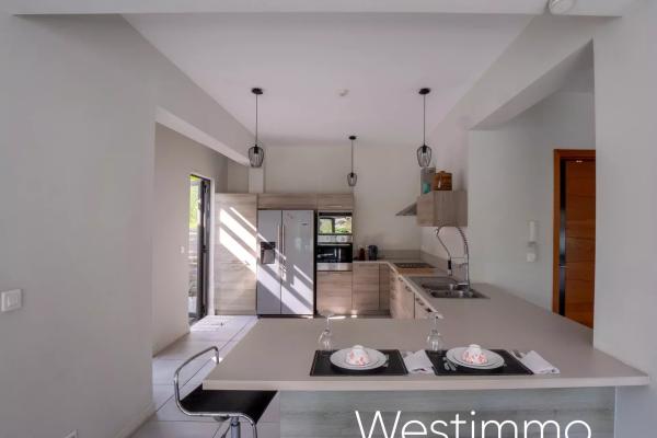 RIVIERE NOIRE - Penthouse de 3 chambres à vendre avec ponton bateau - photo 6