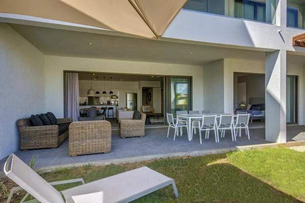 GRAND GAUBE - Appartement 3 chambres à vendre à Grand Gaube avec piscine commune et 174 m² - photo 4