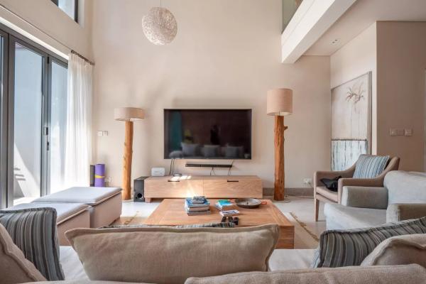 RIVIERE NOIRE - Duplex spacieu de 3 chambres à vendre avec ponton pour bateau - photo 2