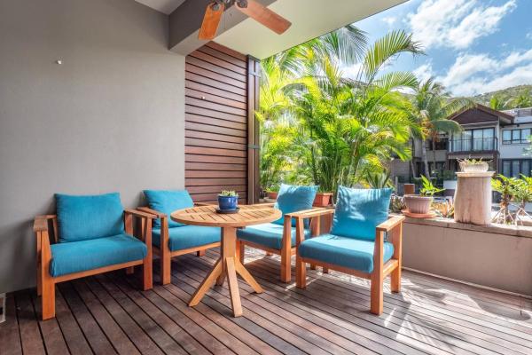 RIVIERE NOIRE - Duplex spacieu de 3 chambres à vendre avec ponton pour bateau - photo 5