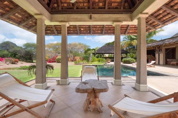 Villa à vendre à Tamarin avec piscine privée sur terrain de 4 000 m² - photo 4