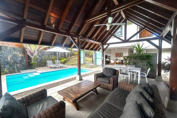 TAMARIN - Villa à vendre avec piscine privée et 3 chambres sur 482 m² - photo 2