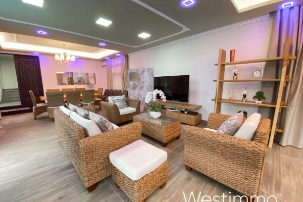 TROU AUX BICHES – À vendre Magnifique Villa Contemporaine récente avec piscine et grande terrasse - photo 2