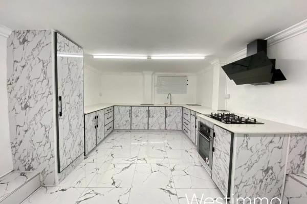 TROU AUX BICHES – À vendre Magnifique Villa Contemporaine récente avec piscine et grande terrasse - photo 6