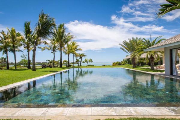 Villa à vendre à Beau Champ avec piscine privée sur 3 678 m² de terrain - photo 3