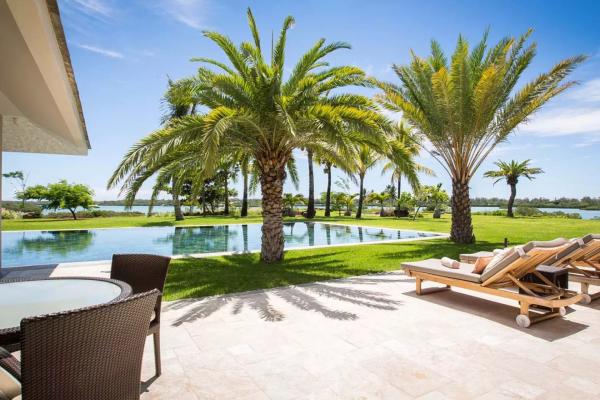 Villa à vendre à Beau Champ avec piscine privée sur 3 678 m² de terrain - photo 5