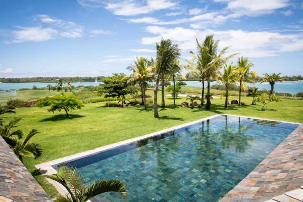 Villa à vendre à Beau Champ avec piscine privée sur 3 678 m² de terrain - photo 4