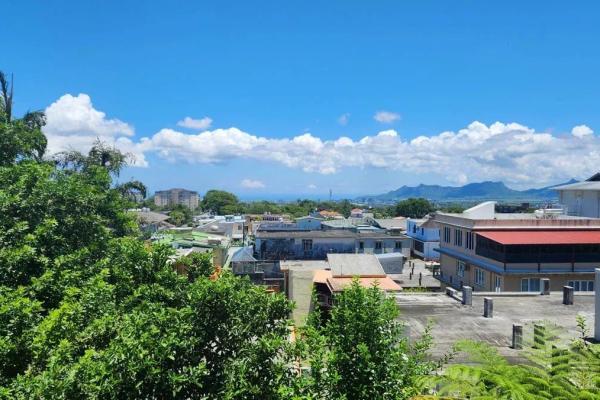 Appartement meublé de 180 m² avec vue panoramique à louer à Floréal - photo 1