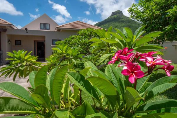 Villa à vendre à Tamarin avec terrain de golf et BBQ exceptionnel - photo 5