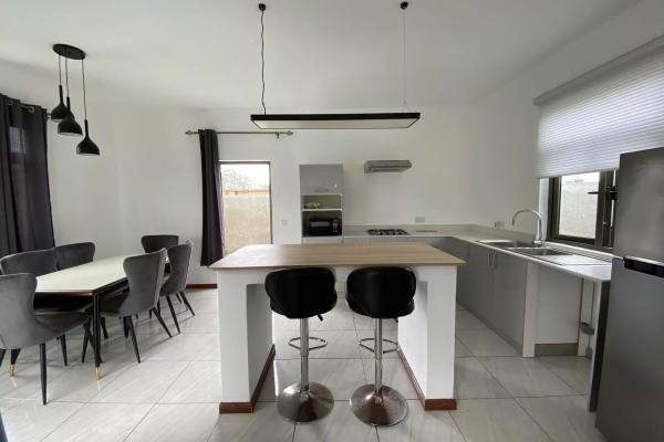 GRAND BAIE - Location long terme Villa avec terrasse, jardin et piscine. - photo 4