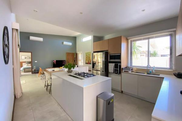 Villa à vendre à Pereybère avec 4 chambres et piscine privée sur 456m² - photo 4