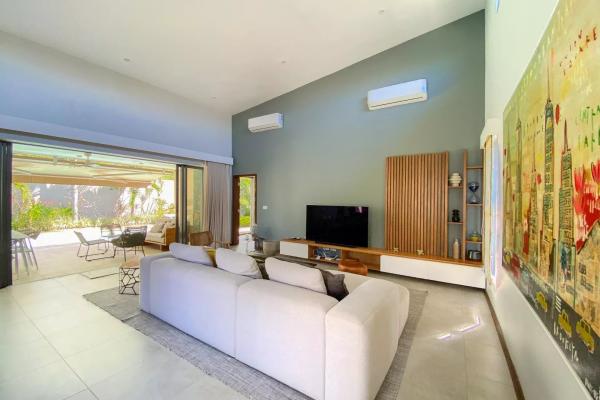 Villa à vendre à Pereybère avec 4 chambres et piscine privée sur 456m² - photo 2